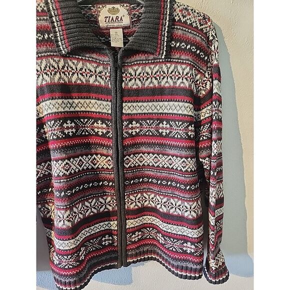 Tiara International Fair Isle cardigan Colorful Christmas Red Gray Zip Sz Medium - Picture 2 of 4